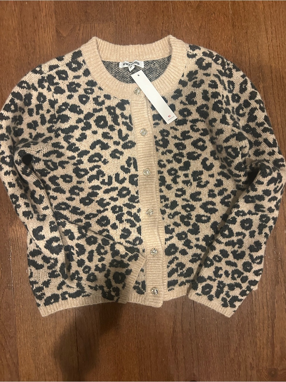 Vigoss NWT leopard print sweater